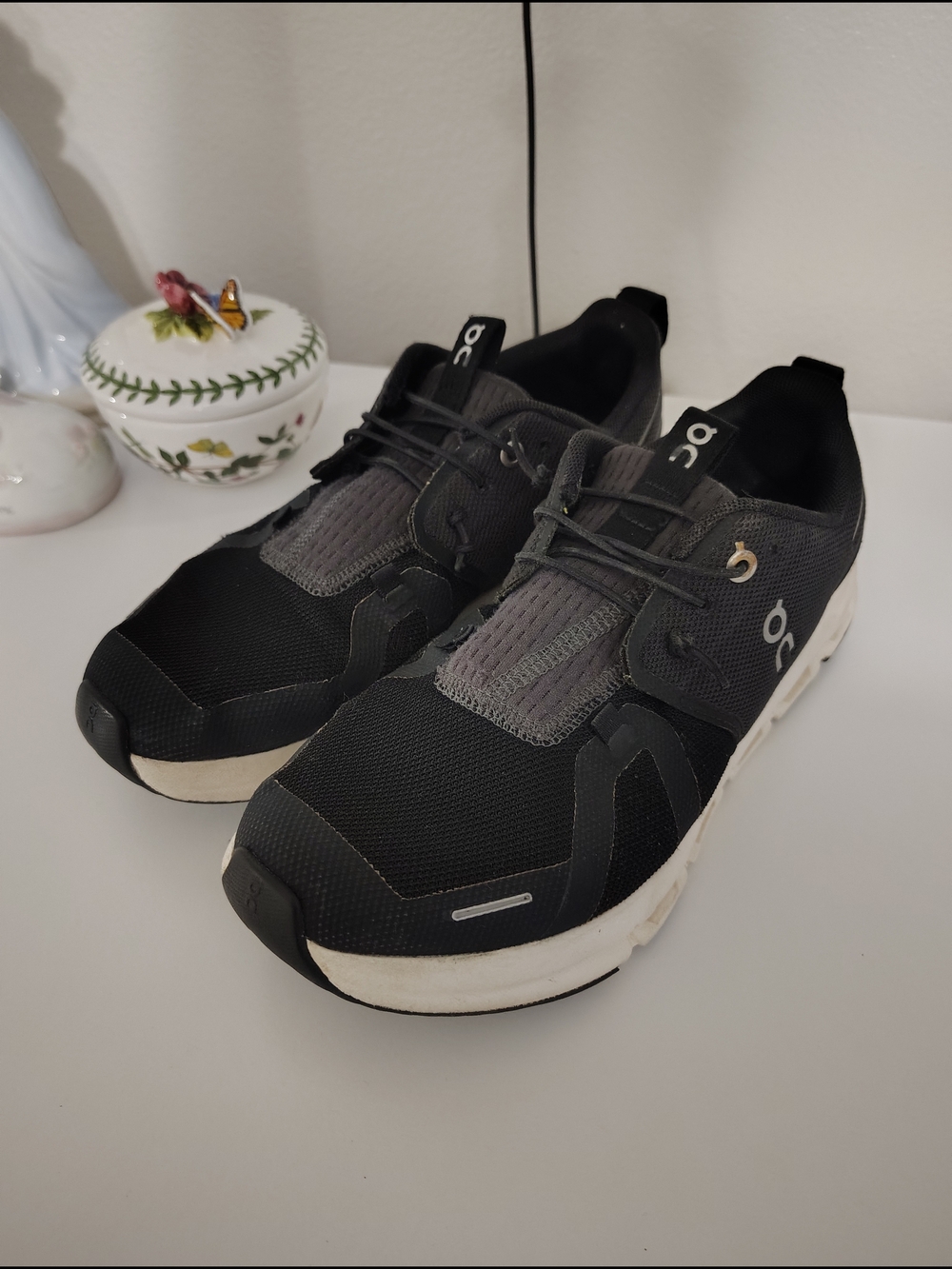On Cloud Running Black Athletic Sneakers Size 5.5Y Fit 6.5 Women